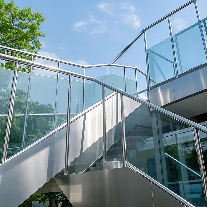 Railing Pipa Indoor Minimalis untuk Tangga